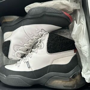 Stylish Black and White Men's Sneakers